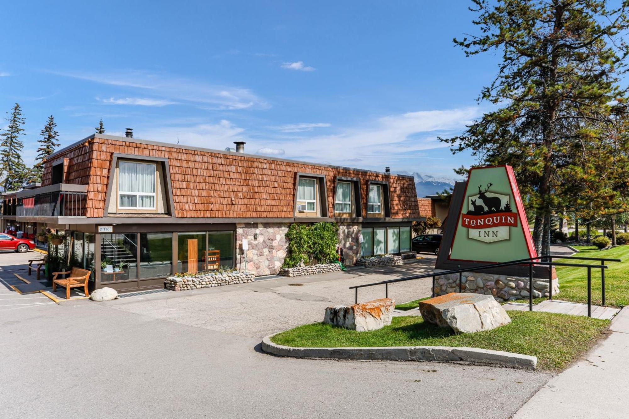 Tonquin Inn Jasper Exterior foto