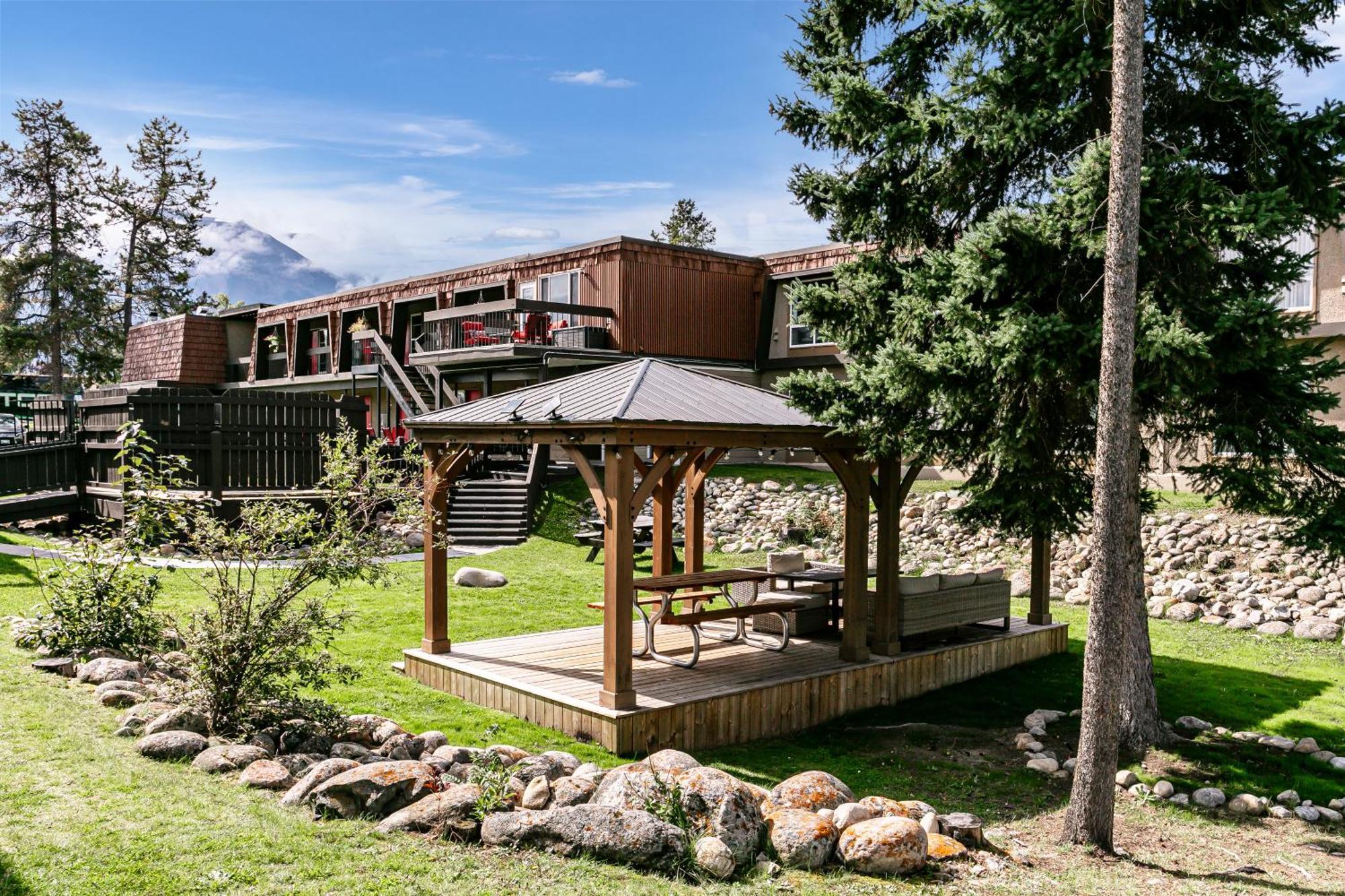 Tonquin Inn Jasper Exterior foto